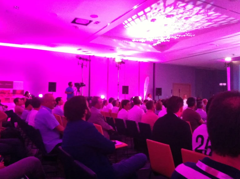 Lighting, display, projector, and sound system rental for events in Malaga.