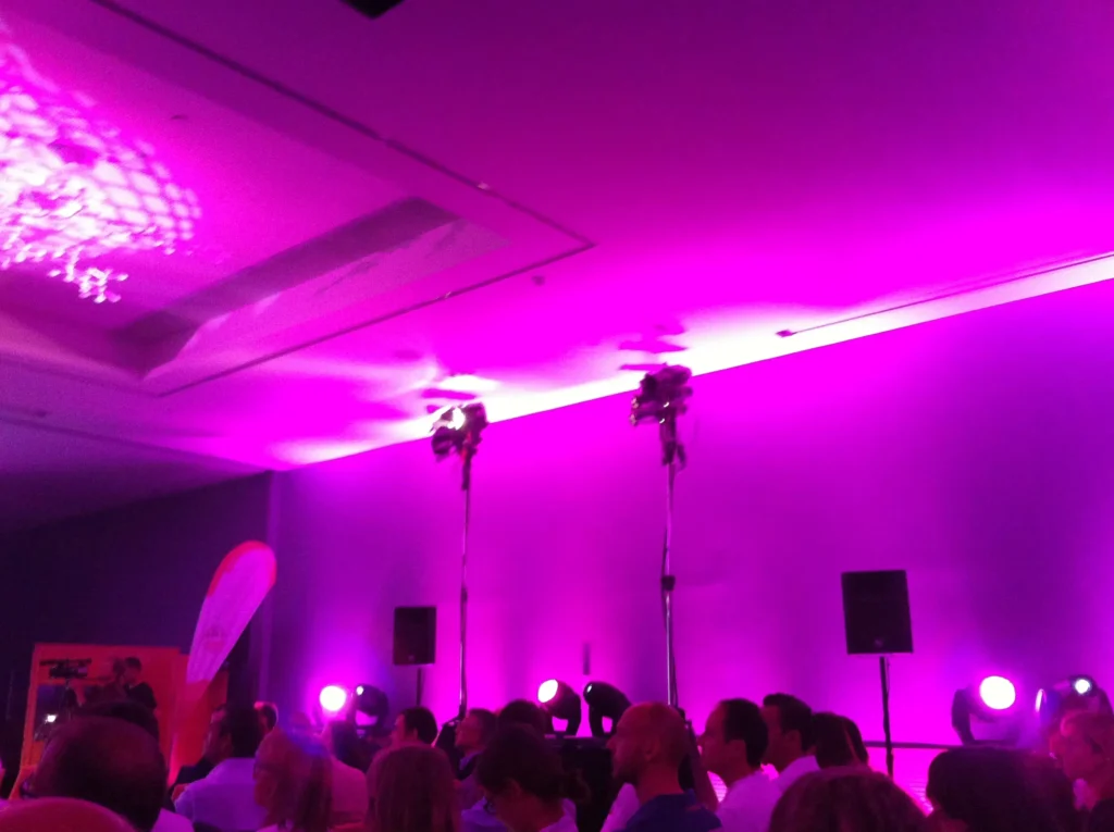 Lighting, display, projector, and sound system rental for events in Malaga.